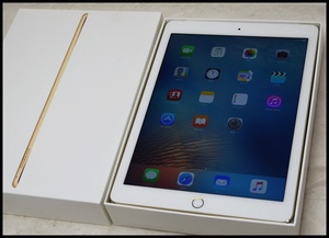 ドコモ iPad Air2 16GB金〇美１.JPG