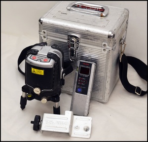 タジマ レーザー墨出し器 ML10-KY　１.JPG