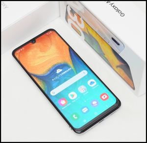 SIMフリー Galaxy A30 SCV43 ホワイト (1).JPG